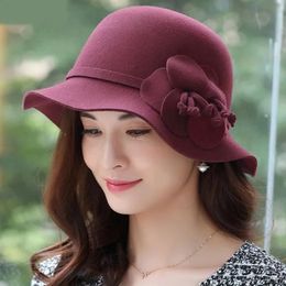 Winter Hat for Women 1920s Gatsby Style Flower Warm Wool Hat Winter Cap Lady Party Hats Cloche Bonnet Femme Asymmetric Fedoras 240127