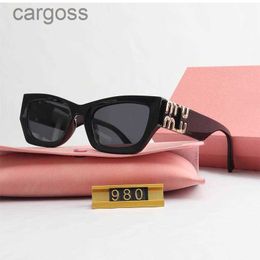 Fashion Designer Sunglass Simple Sunglasses for Women Men Classic Brand Sun Glass with Letter Goggle Adumbral 7 Colour Option Eyeglasses Z1EA