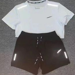 Men Rastreos Tech Set Setter Tracksuit Shirts Shorts Duas peças Fiess Suit Mesh Print Prind Quick Secy