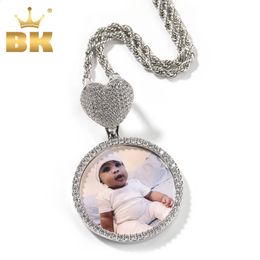 THE BLING KING Round Heart Clasp Medallions Custom Po Memory Pendant Engrave Name HipHop Jewlery Personalised Men Women Gifts 240202