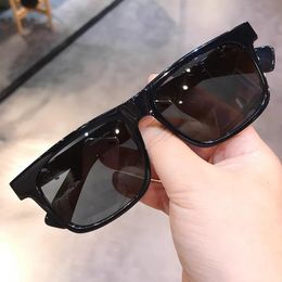 Black Silver Polarised Sunglasses Dark Lenses Box Lunch Men Fashion Sunglasses Sunframe Shades Sonnenbrille Sunnies Gafas de sol UV400 Eyewear with Box