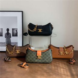 High End Elegant Handbag for Women in New Minimalist and Fashionable Shoulder Bag Niche Design Western style Chain Crossbody factory direct sales