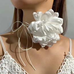 Choker 2024 Russian Designer Necklace Elegant Silk Fabric Large White Flower Necklaces For Women Luxury Jewellery Gifts