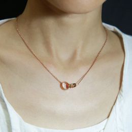 2024 colar para mulher amor jóias pingente de ouro anel duplo de aço inoxidável jewlery moda oval anéis de bloqueio clavicular cadeia colares designerQ5