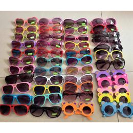 Clear Stock for Fashion Kids Sunglasses Mix More Styles Simple Candy Colors Frame Cute and Lovely Baby Sun Glasses Lower Price