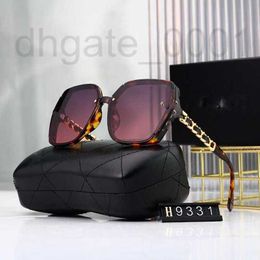 Designer Chain sunglasses for women with a sense of luxury new sunscreen, summer sunglasses big face trendy and fashionable driving glasses G8EI