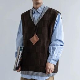 Men's Vests Knit Sweater Male Brown Vest Clothing Waistcoat Plaid Sleeveless Japanese Retro Fashion 2024 Thick Winter Loose Fit Over X