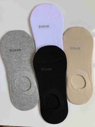 Designer Multi Color Cotton Invisible Socks Mens and Womens Matching Classic Letter Bee Better Breathable Stockings Mixed Medium Sports Sock Slippers 4 Pack 1NWT