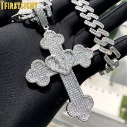 Hip Hop Iced Out Cross Pendant Necklace Open Heart Charm Silver Color Full Paved Cubic Zirconi For Men Women Fashion Jewelry 240131