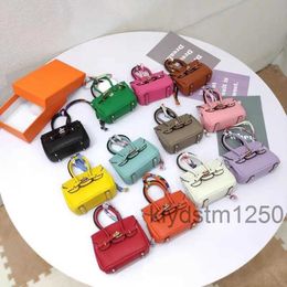 Cute Mini Bag-shaped Keychain - Faux Leather Earphone Lipstick Holder Fashionable Car Key Pendant for Women R4YB