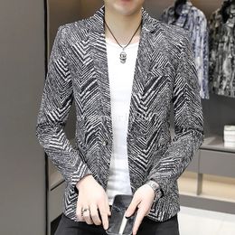 2024 Spring Striped Men Blazers Slim Long Sleeve Casual Suit Jackets Korean Fashion Versatile Business Streetwear Social Blazers
