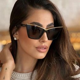 Sunglasses 2024 Fashion Large Frame For Women Designer Top Gold Cat Eye Sun Glasses Sexy Female Black Shades