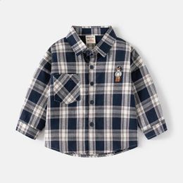 Spring Korean Children Boy Tshirt Cotton Long Sleeve Turn Down Collar Plaid Baby Shirt Cartoon Bear Embroidery Kid Tops 240122