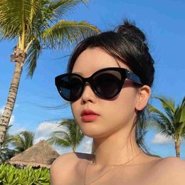 Fashion Designer Brand Cool Sunglasses Luxury Super High Quality Love Heart Shaped Butterfly Cats Eye Womens Uv Sunshade 5477 with Box 1S5M