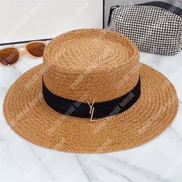 Woman Fitted Designer Straw Bucket Hat Summer Wide Brim Hats Casual Grass Braid Luxury Wide Brim Beach Hat Gold Letters Buckle Fashion Knitted Sunhat