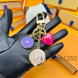 Designer Keychain Luxury Bag Charm Heart Shaped Key Chain Fashion Pendants Gold Keyring Car Ornament Keychains 8D3V