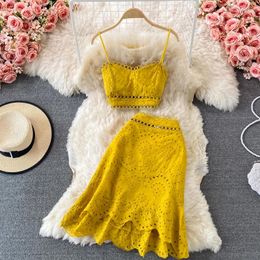 Dwuczęściowa sukienka Summer eleganckie mody mody garnitury Kobiety Hallow Out Out Sleveless Banks Tops A-Line Saya Piece Stawiaj kobiece stroje