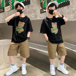 Boys summer sportswear childrens short sleeved T-shirt+shorts 2 pieces of casual boys track and field clothing childrens clothing set 6 8 9 10 12 years 240218