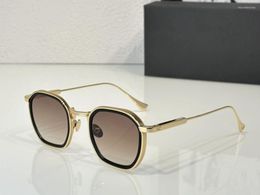 Sunglasses Fashionable Vintage Classical Oval Premium Alloy Eyeglasses Men Women Stylish Optical High Quality