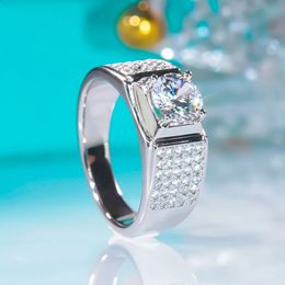 QINHUAN Classic Real Mans Ring Round S925 Sterling Silver Platinum Plated Diamonds Wedding for Men Fine Jewelry 240125