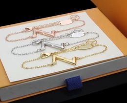 Designer Bracelet Necklace Fashion Have Stamp New Style Jewellery Sets Lady Women Engraved V Initials Volt Pendant Necklaces Bracele6601751