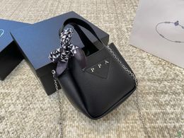 Borsa da donna Borsa da sera alla moda P Marca Elegante cestino portatile da donna adatto per camminare o riunirsi 18x15 cm con scatola di spedizione