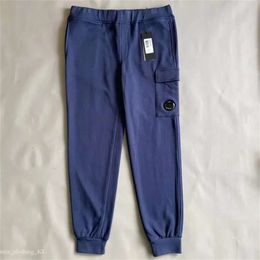 Pantaloni Cp Companys Pantaloni diagonali in pile Pantaloni di utilità misti Pantaloni con una tasca per lenti Stones Island Pantaloni tattici da uomo all'aperto Tuta allentata Pantaloni Cp Company 111