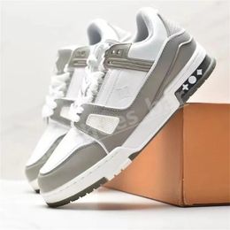 hot Casual shoes Travel leather Elastic Ace sneaker fashion lady Flat designer Running Trainers Letters woman shoe platform men gym sneakers B18