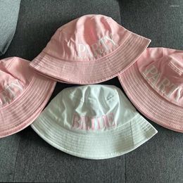 Berets Custom Embroidered Bride Groom Bucket Hats Personalized Couples Wedding Party Gift Caps Unisex Fisherman's Hat For Men And Women