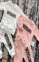 2023 Luxury Designer Clothing Sets for juniors Retail whole Newborn baby Hoodie pants cotton thin 2piece bodysuits toddle inf6144837