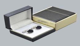 2021 Gemelli di lusso di buona qualità Uomo stile classico con logo gioielli 4 colori Polsino della camicia LM052270054