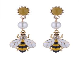 Yellow Gold Designer Bee stud Earrings for Women trendy Bee Pearl Cute Bee Dangel Long Style stud Earring Jewelry Gifts For Women 1090032