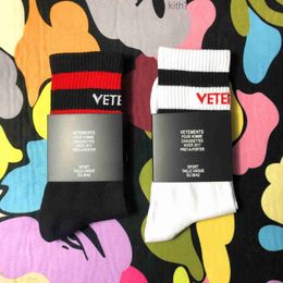 Vetements Black White Socks Tide Brand Teenager Hip Hop Style Long Letter Embroidery Athletes Leg Warmers Stripe Free Size 0D1E