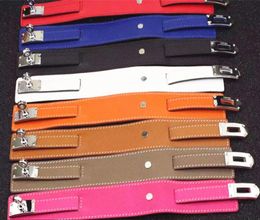 2020 wholesale stainless steel leather bracelet womens bracelets round button wide pattern tree pattern ladies leather bracelets5984342