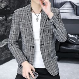 2024 Spring Plaid Men's Blazer Korean Fashion Suit Jackets Men Clothing Sslim Fit Casual Business Dress Coats Streetwear