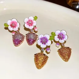 Dangle Earrings Metal Dropoil Flowers Crystal Strawberry Drop Earring For Women Sweet Trend Luxury Jewellery Gift