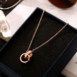 2024 colar para mulher amor jóias pingente de ouro anel duplo de aço inoxidável jewlery moda oval anéis de bloqueio clavicular cadeia colares designerQ7