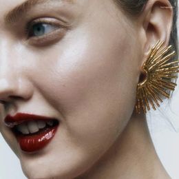 Dangle Earrings Vintage Temperament Gold Color Fan-shaped Stud For Woman Fan Jewelry Women Luxury