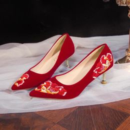 Dress Shoes Chinese Wedding Women's Big Red Embroidered Fashion Bride High Heels Low Thick With Skirt