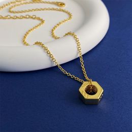 Luxury designer Women Jewelry Men Screw Pendant Necklace Bracelet Jewelry Sets Classic Elegant Gold Necklaces medusa Hardware Girls Gifts