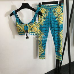 Luxury Printed Yoga Set Split Designer Tracksuits Cropped Women Yoga Outfits Sexy Sport Padded Gym Tank Tops Sportswear