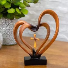 1pc Resin Sculpture Jesus Entwined Hearts Cross Decor Statue Home Office Desk Decoration Figurines Miniatures Crafts 240123