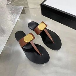 2024 Designer Sandal Slippers Clip Toe Woman Sandals Casual Famous Flats Slides Beach Footwear New Flip Flops Ladies Fashion Footwear