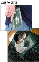Home Textile New Arrival 100x60cm Portable Rug Compass Kneeling Poly for Muslim Islam Waterproof Mat Carpet Bag4925389