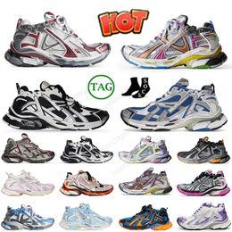 2024 Runners 7.0 Men Designer Track Casual Shoes Paris Transmit Sense Runner 7 Women Tracks Graffiti White Black Blue Red Trainers Sneakers Jogging Big Size 12 Tennis