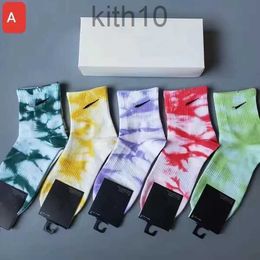 Mens Socks Tie Dye Women Stockings Breathable Pure Cotton Wholesale Jogging Basketball Football Sports with Box T0YM
