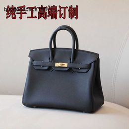 Designer Handbag Handmade Genuine Leather Fashionable and High End 2024 New Platinum Womens Tlogo Lychee Pattern Top Layer Cowide Wax Tread Av