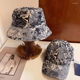 Wide Brim Hats Bucket Hat Designers Luxurys Letter Embroidery Design Atmosphere Fashion Leisure Sunshade Cap Temperament Versatile Couple