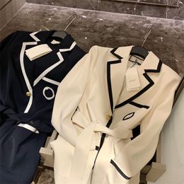 Abito blazer da donna, abiti firmati, vestibilità slim, bordi in colore a contrasto, bottoni in metallo, classico top di lusso leggero primaverile e autunnale