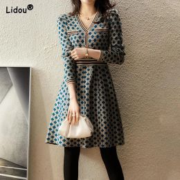 Dresses Vintage Spring Autumn Fashion New Vneck Button Slim Long Sleeved Dresses Elegant Geometric Slender Aline Skirt Women Clothing